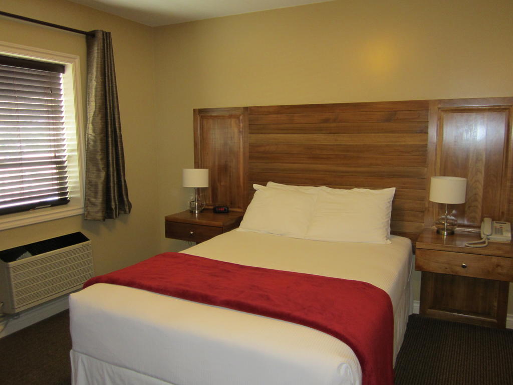 Reynolds Hotel Lillooet Room photo